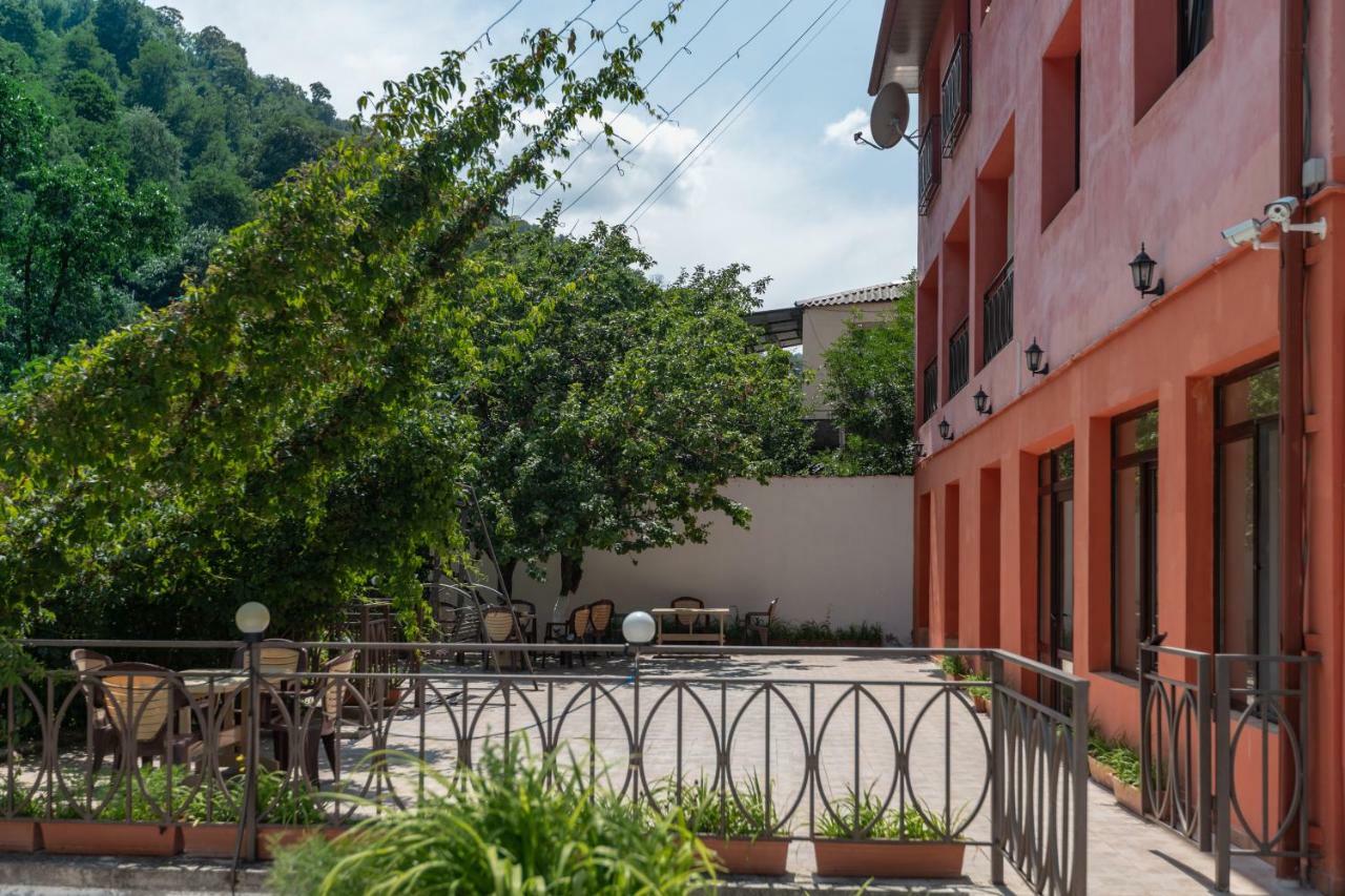 Ariana Family Hotel Dilidschan Exterior foto