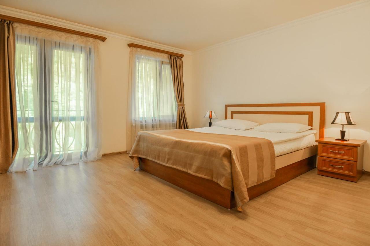Ariana Family Hotel Dilidschan Exterior foto